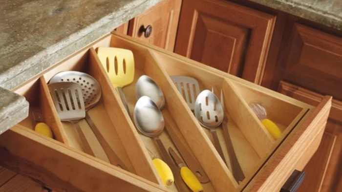 organize kitchen drawer