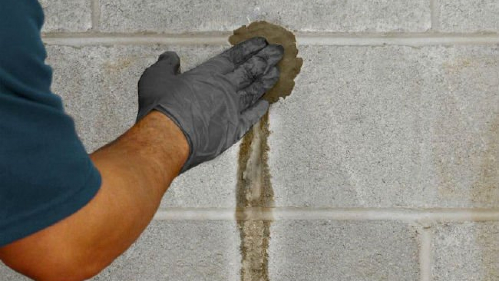 How to Stop Water Leakage From Wall? Healthy Flat