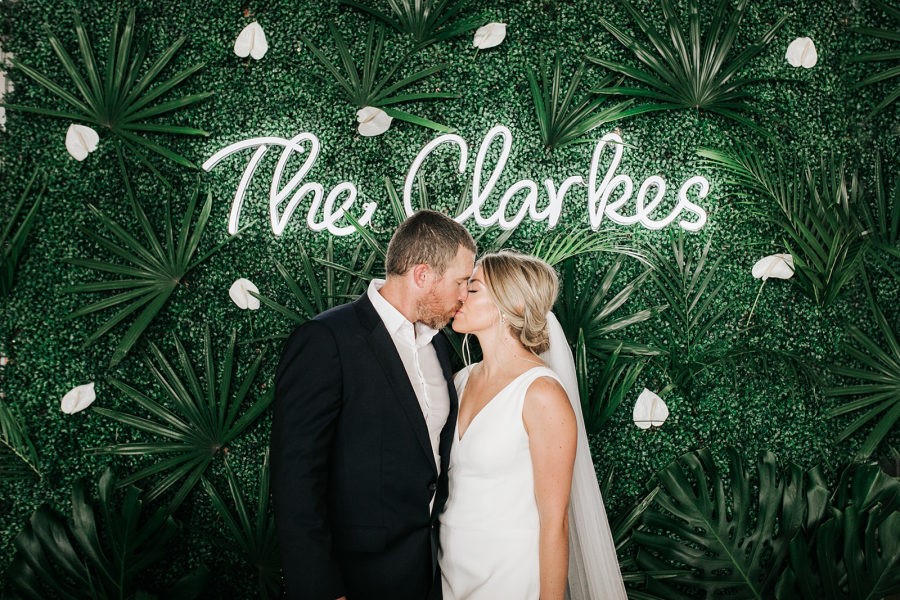 Create Attractive Personalised Neon Signs For Your Wedding Day