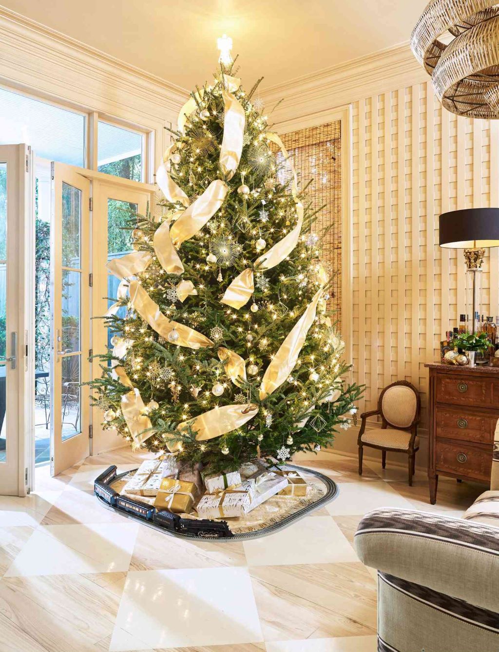 The Tree - The Focal Gold and White Christmas Decor Point