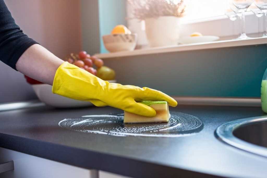 What are the 5 steps in cleaning a kitchen