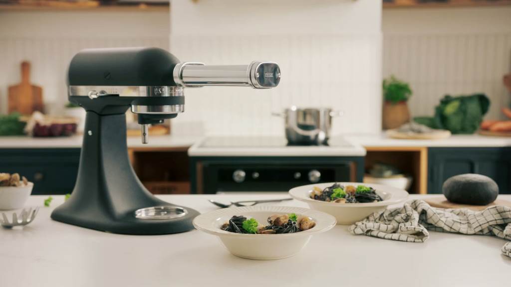 KitchenAid 3-piece pasta attachment rolling perfect fettuccine strands